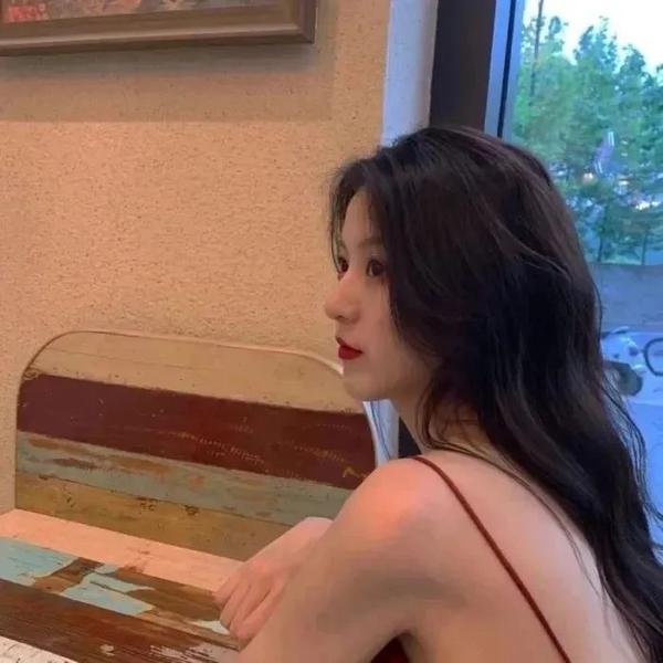 九尾藏不住